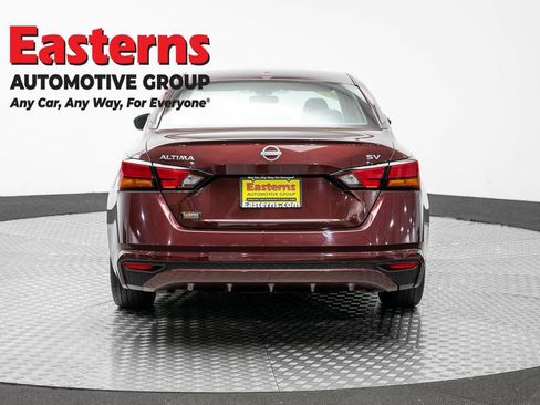 Used 2024 Nissan Altima 2.5 SV FWD image 6