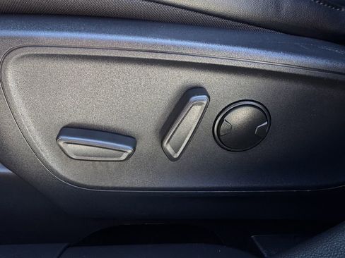 Used 2025 Ford Escape ST-Line AWD/4WD image 25