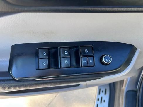 Used 2015 Toyota Highlander Plus FWD image 33
