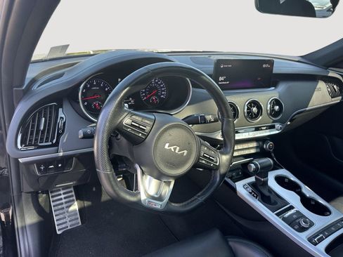 Used 2022 Kia Stinger GT1 AWD/4WD image 10