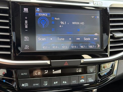 Used 2017 Honda Accord EX-L image 20