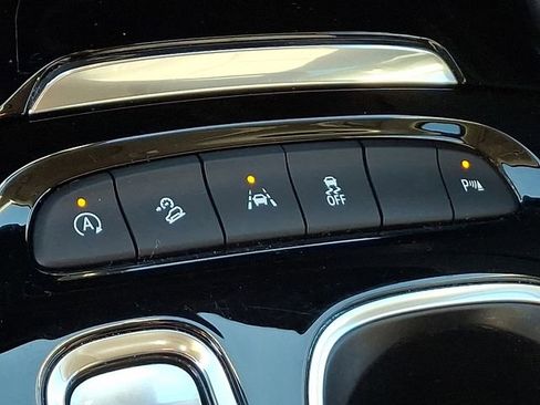 Used 2023 Buick Envision Preferred image 28