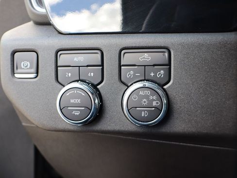 Used 2025 GMC Sierra 1500 Elevation AWD/4WD image 15