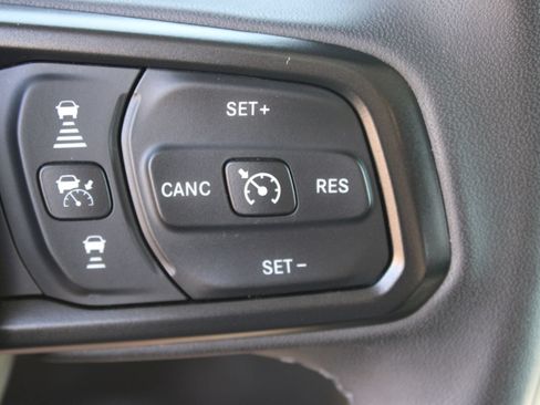 Used 2025 Jeep Wrangler Unlimited Sport AWD/4WD image 21
