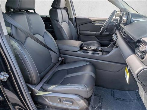 Used 2025 Honda Pilot Touring image 25