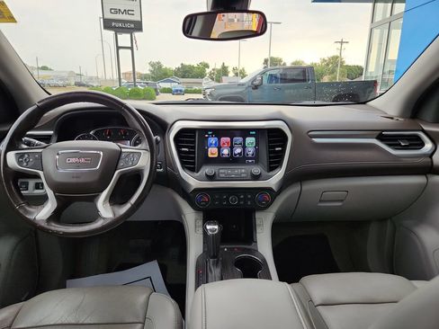 Used 2017 GMC Acadia SLT AWD/4WD image 16