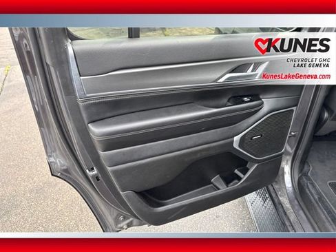 Used 2024 Jeep Wagoneer Series II AWD/4WD image 16