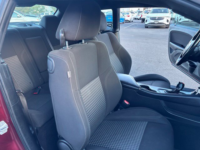 Used 2020 Dodge Challenger SXT RWD image 30
