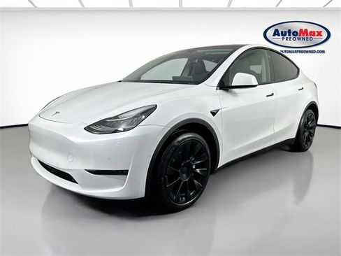 Used 2022 Tesla Model Y Long Range image 5
