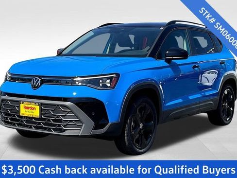 New 2025 Volkswagen Taos SE image 2