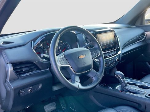 Used 2023 Chevrolet Traverse LT w/ LT Premium Package image 9
