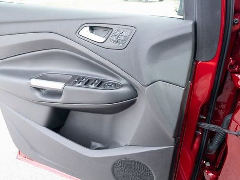 Used 2019 Ford Escape Titanium image 25