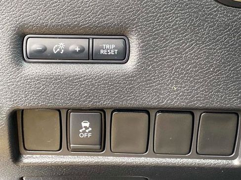 Used 2018 Nissan Murano SV image 19