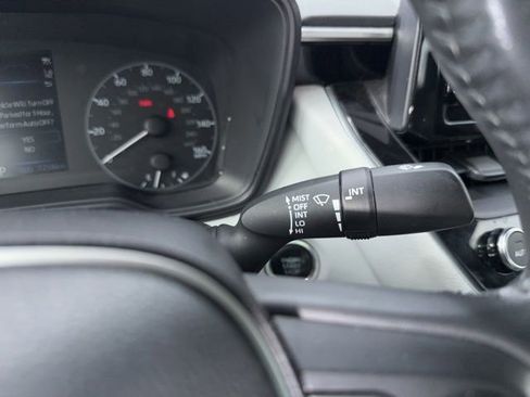 Used 2023 Toyota Corolla SE FWD image 37