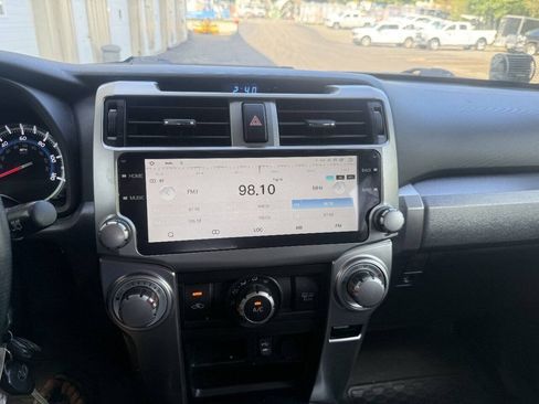 Used 2015 Toyota 4Runner SR5 AWD/4WD image 16