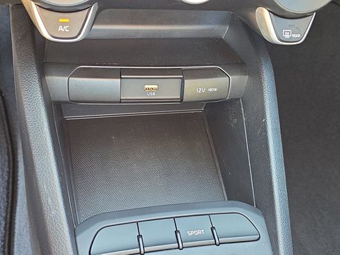 Certified 2022 Kia Rio S image 27