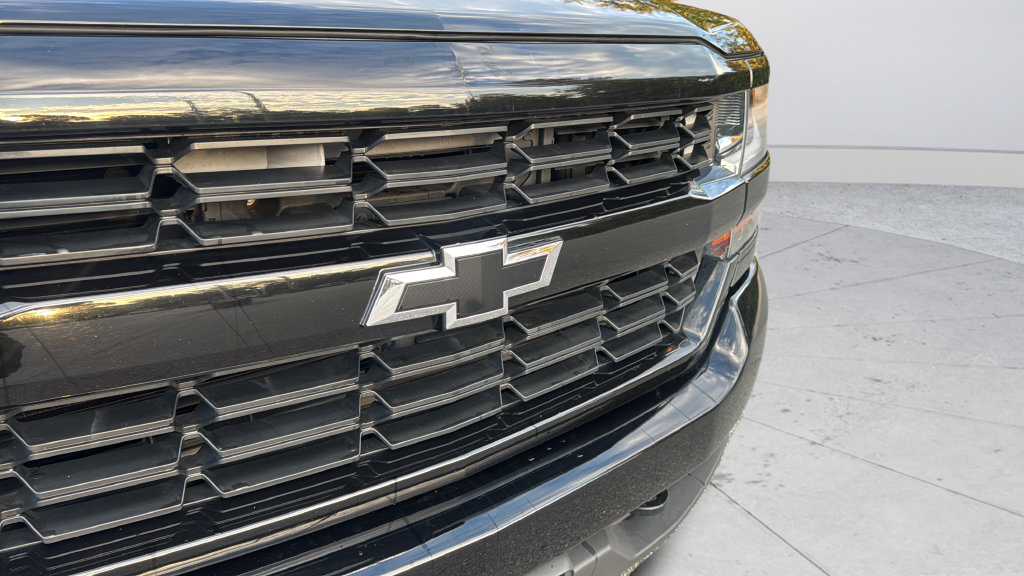 Used 2017 Chevrolet Silverado 1500 W/T w/ Black Out Edition AWD/4WD image 27