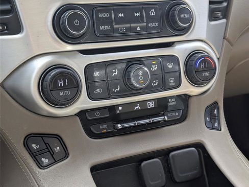 Used 2017 GMC Yukon SLT image 18