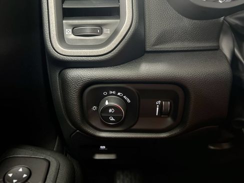New 2026 RAM 1500 Express AWD/4WD image 18