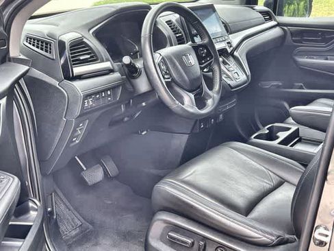 Certified 2024 Honda Odyssey Touring image 3