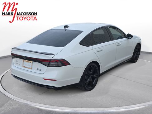 Used 2023 Honda Accord Sport image 9