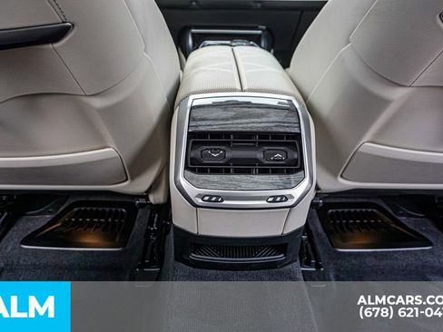 Used 2024 BMW 760i xDrive w/ Premium Package image 31