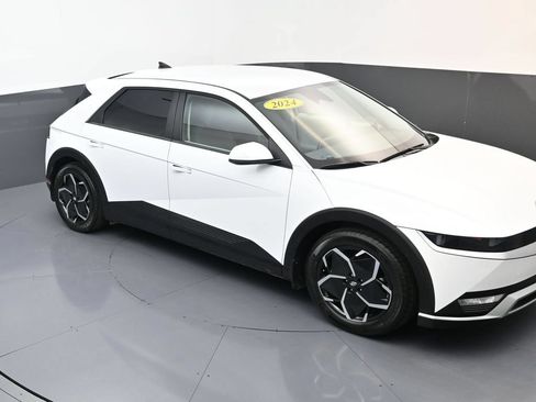 Certified 2024 Hyundai Ioniq 5 SEL RWD image 15
