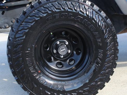 Used 2002 Jeep Wrangler X AWD/4WD image 9