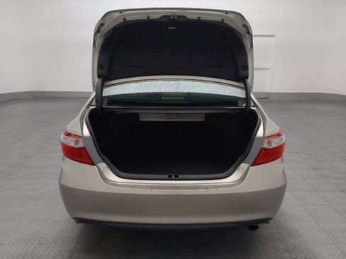 Used 2017 Toyota Camry SE image 29