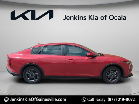 New 2026 Kia K4 LXS image 2