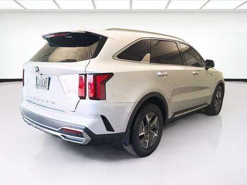 Used 2021 Kia Sorento S FWD image 4