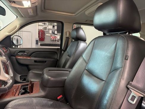 Used 2013 Chevrolet Tahoe LTZ AWD/4WD image 15