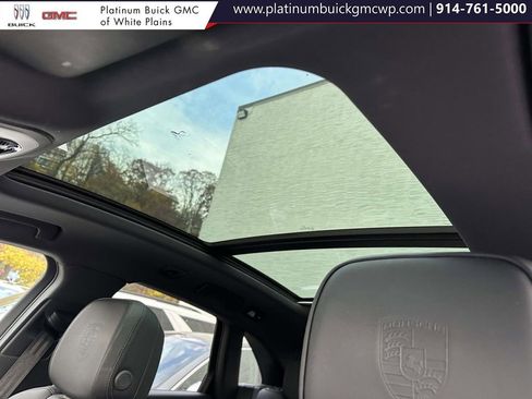 Used 2023 Porsche Macan image 22