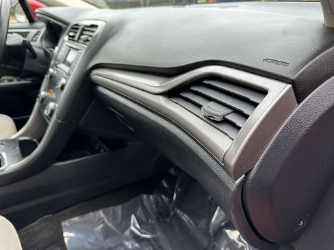 Used 2020 Ford Fusion S image 23