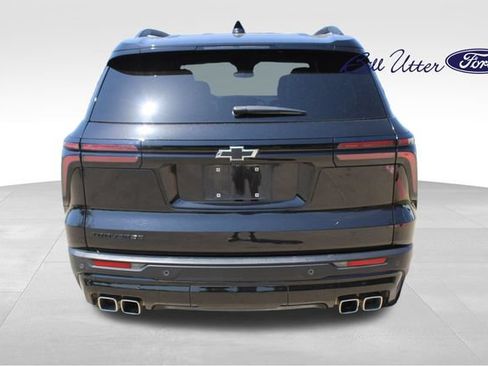 Used 2025 Chevrolet Traverse LT w/ Midnight/Sport Edition FWD image 6