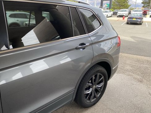Certified 2022 Volkswagen Tiguan SE w/ Panoramic Sunroof Package image 48