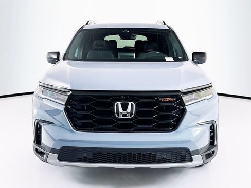 Certified 2025 Honda Pilot TrailSport image 2