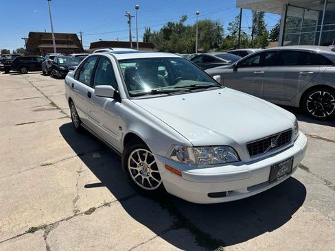 Used 2004 Volvo S40 FWD image 1