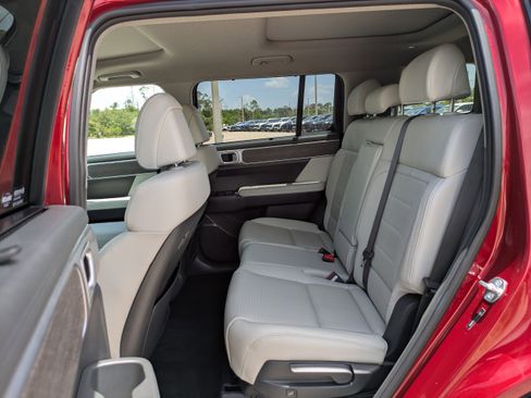 Used 2025 Hyundai Santa Fe Limited FWD image 16