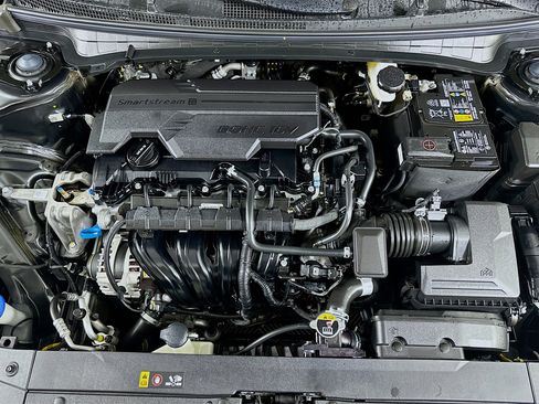 Used 2025 Kia K4 LXS image 31