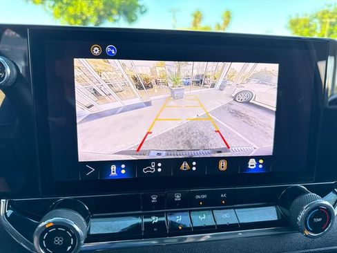 Used 2024 Chevrolet Colorado Trail Boss w/ Technology Package AWD/4WD image 19
