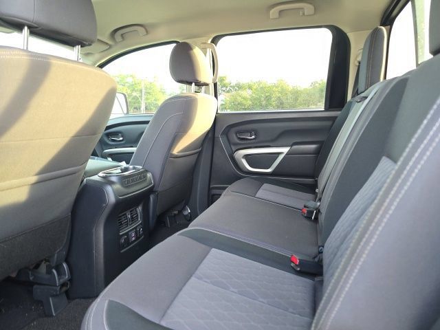 Used 2023 Nissan Titan SV w/ SV Convenience Package AWD/4WD image 8