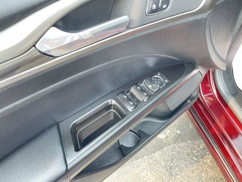 Used 2017 Ford Fusion SE w/ Fusion SE Technology Package FWD image 24