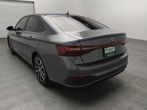 Used 2025 Volkswagen Jetta SE FWD image 5