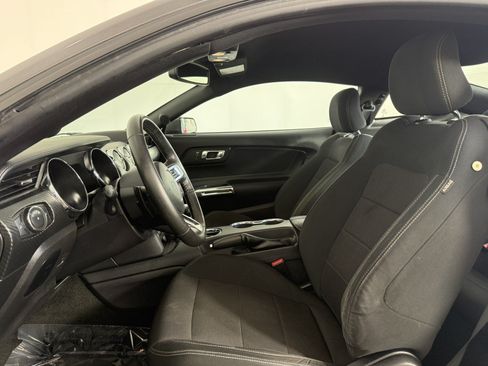 Used 2017 Ford Mustang Coupe RWD image 14