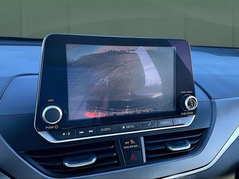 Used 2023 Nissan Altima 2.5 SR image 17