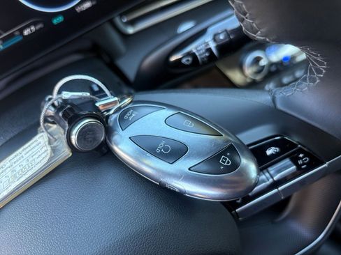 Used 2025 Hyundai Elantra Limited image 21