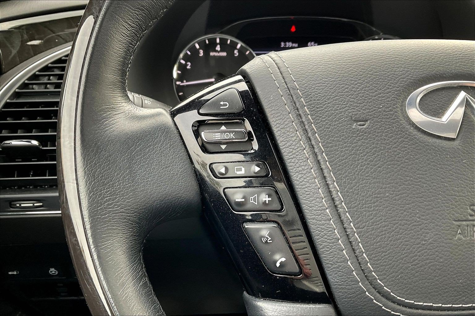 Certified 2021 INFINITI QX80 Sensory w/ Cargo Package AWD/4WD image 11