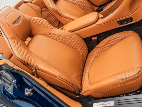 Used 2016 Aston Martin Vanquish Volante RWD image 25
