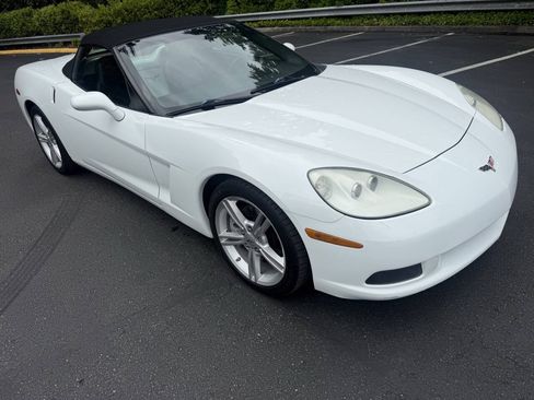 Used 2010 Chevrolet Corvette Convertible w/ 1LT RWD image 8
